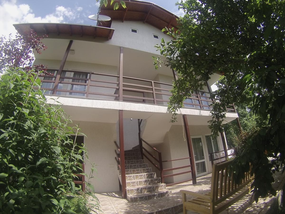 Guest House Leto Dolinka Exteriér fotografie