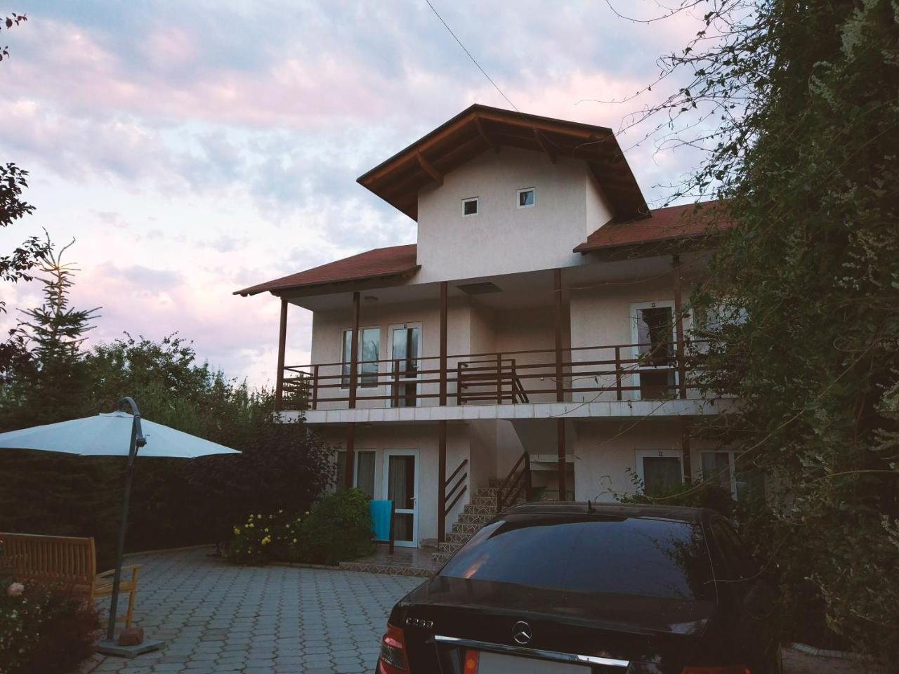 Guest House Leto Dolinka Exteriér fotografie